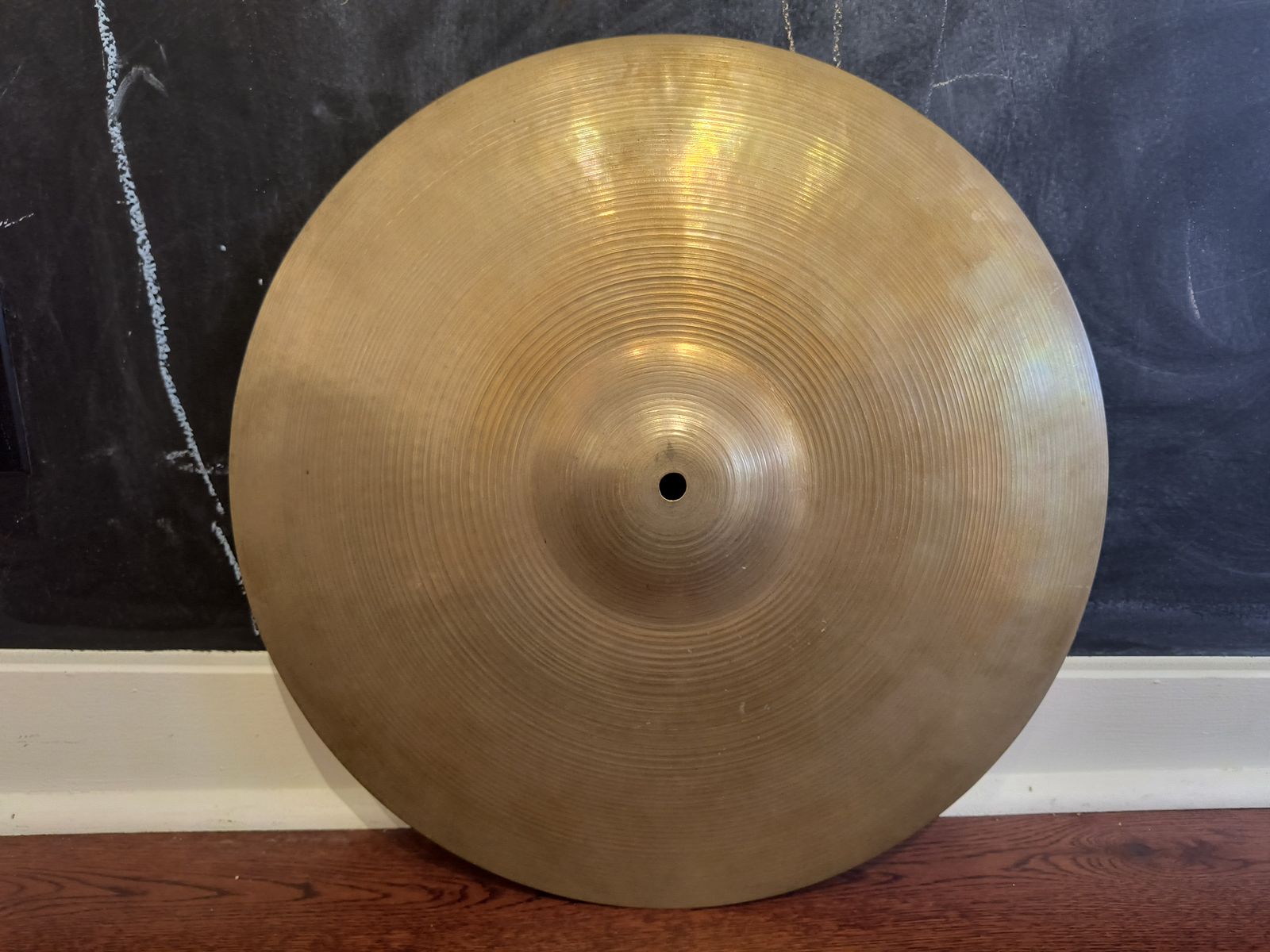 Vintage 1960s A Avedis Zildjian 18" Crash Cymbal 1438g