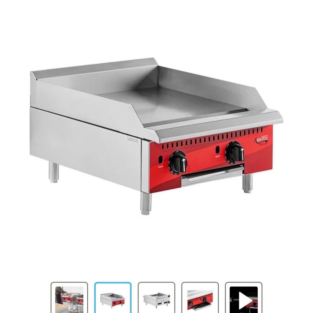 Avantco Chef Series 24" Natural Gas Countertop Griddle, 70,000 BTU