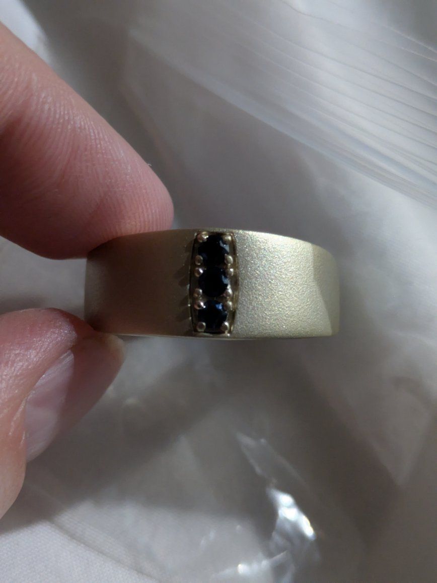 14 KY Gents Band w/Blue Sapphires
