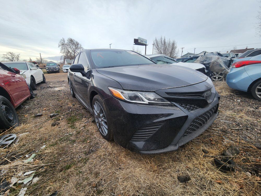2018 toyota camry LE low miles