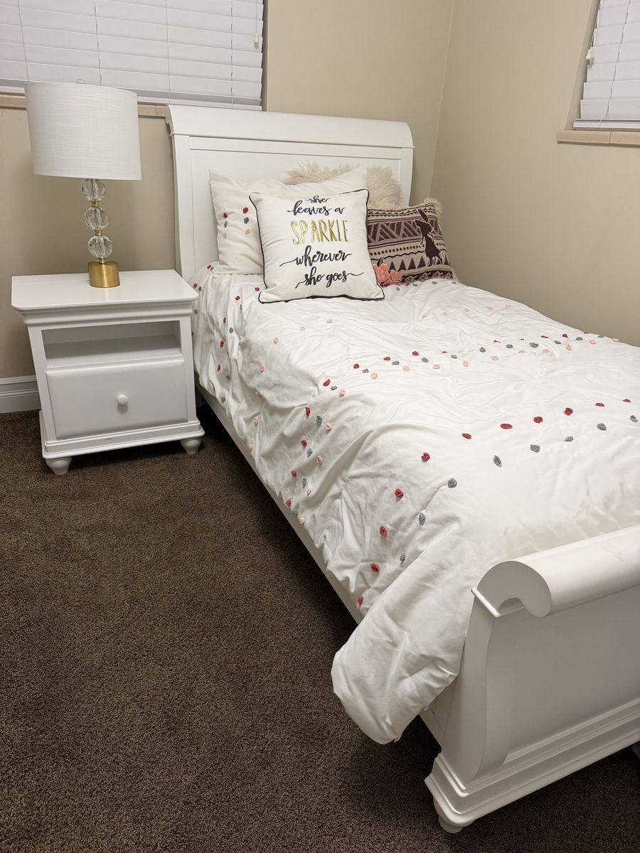Universal Furniture Smartstuff White Twin Bedroom Set