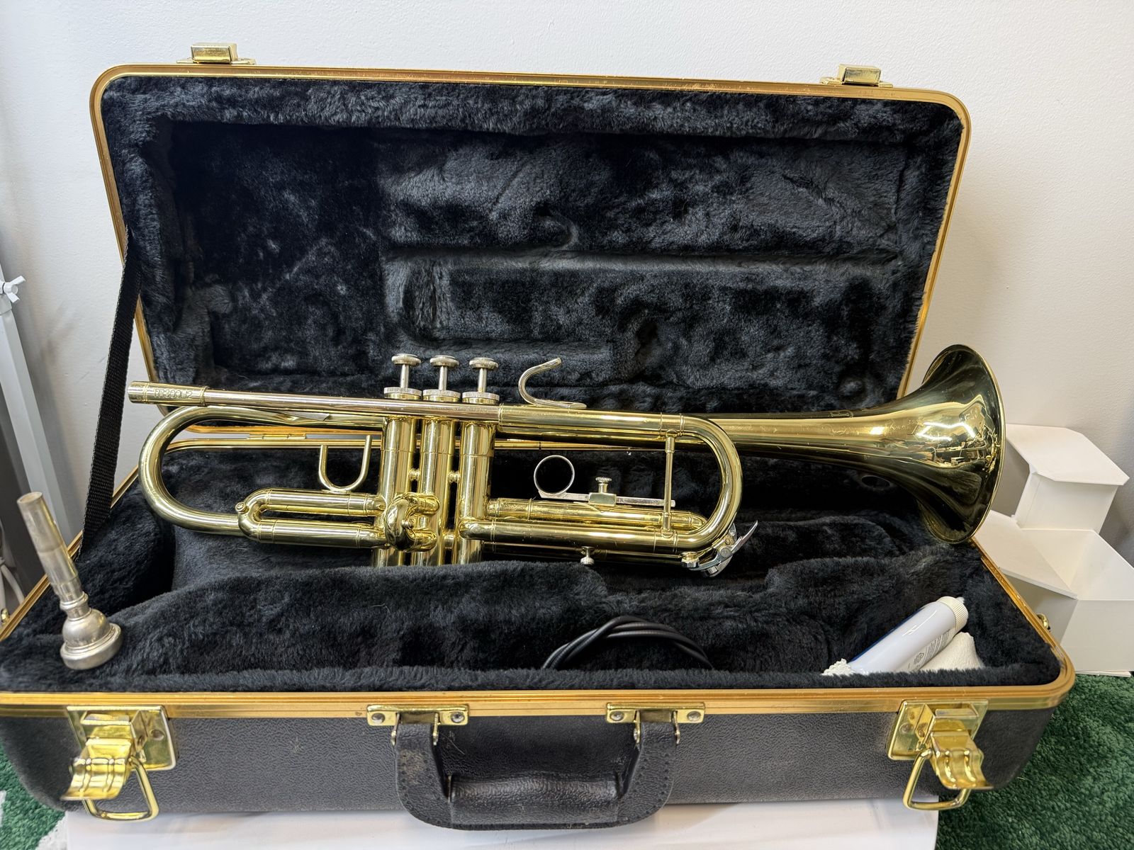 Slightly Damaged BACH TR300H2 Bb Student Trumpet With Case