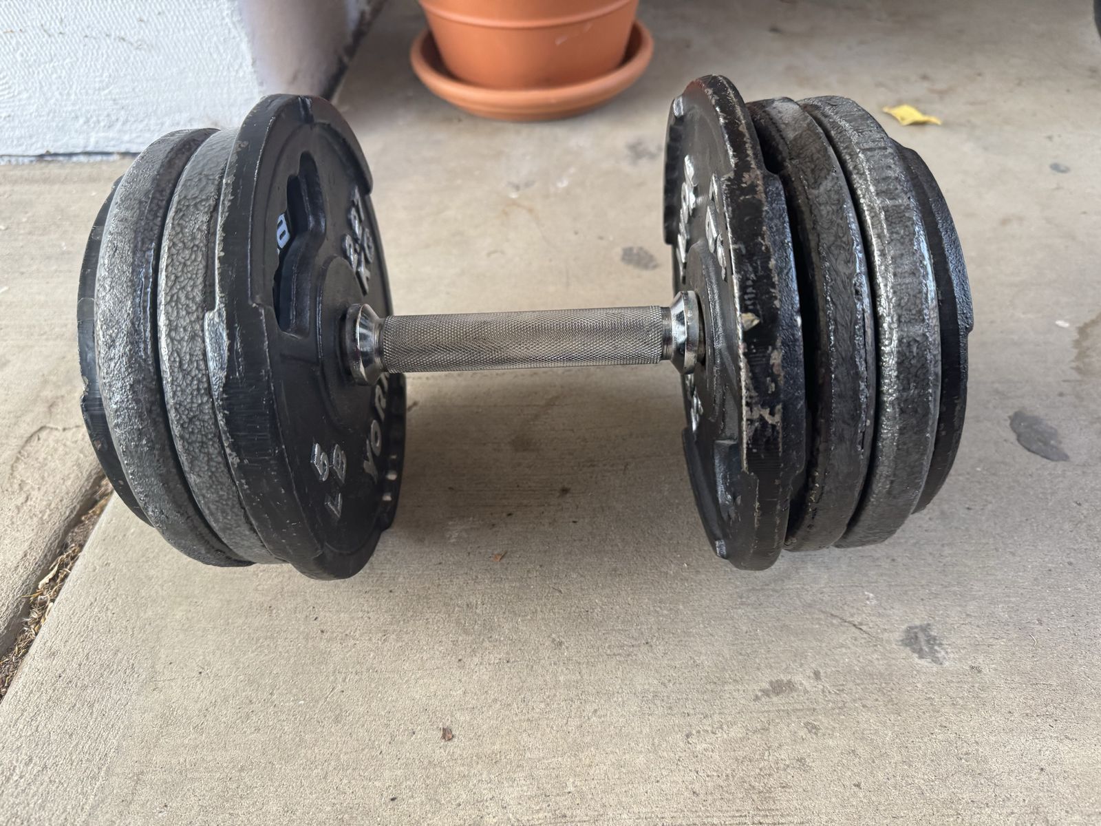 York 35  Pounds Adjustable Cast Iron Dumbbell with Spinlock Collars 