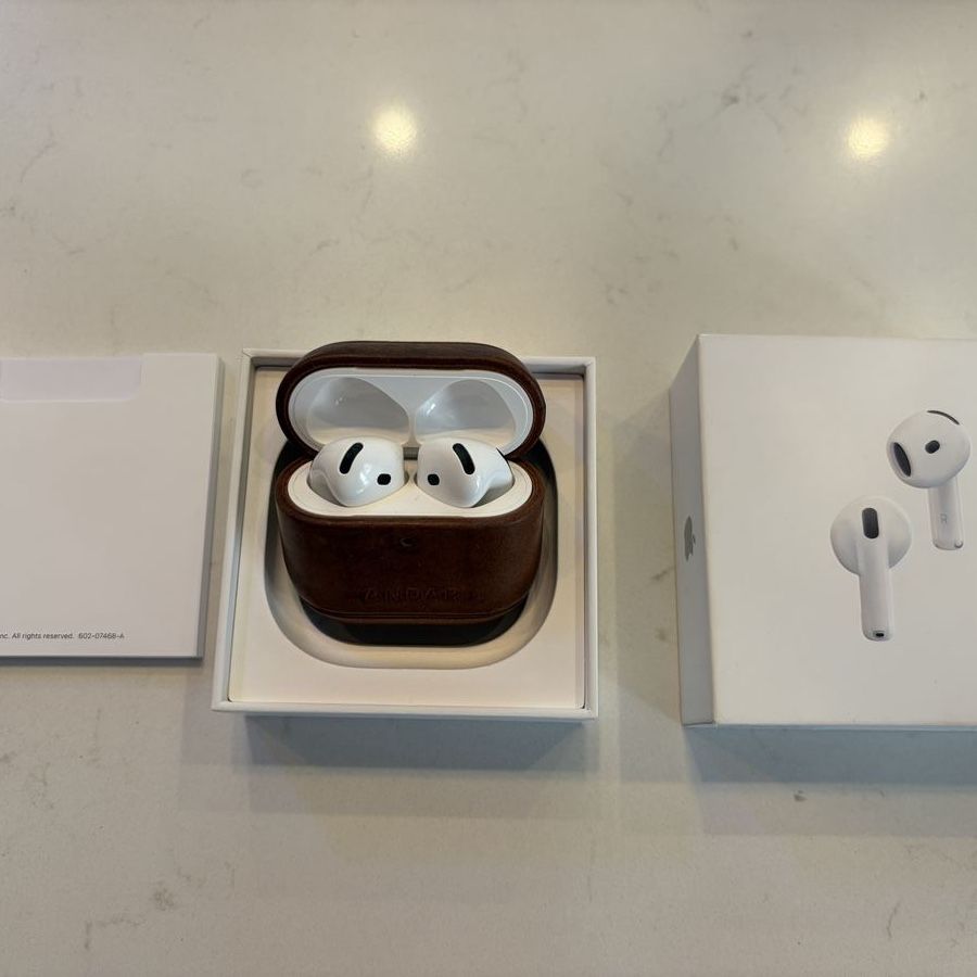 Apple AirPods 4 with ANC