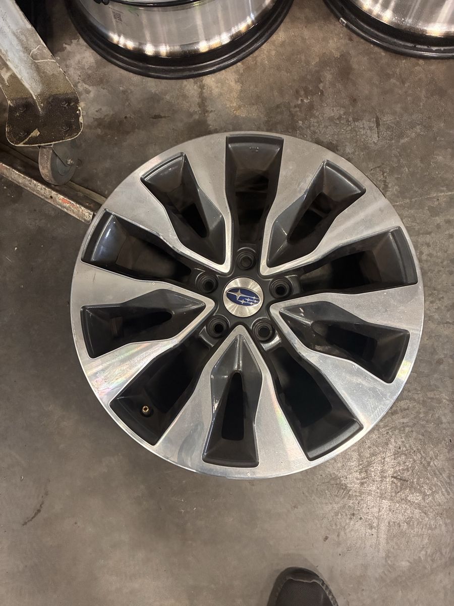 Oem 18" Subaru Wheels 5x114 Bolt Pattern
