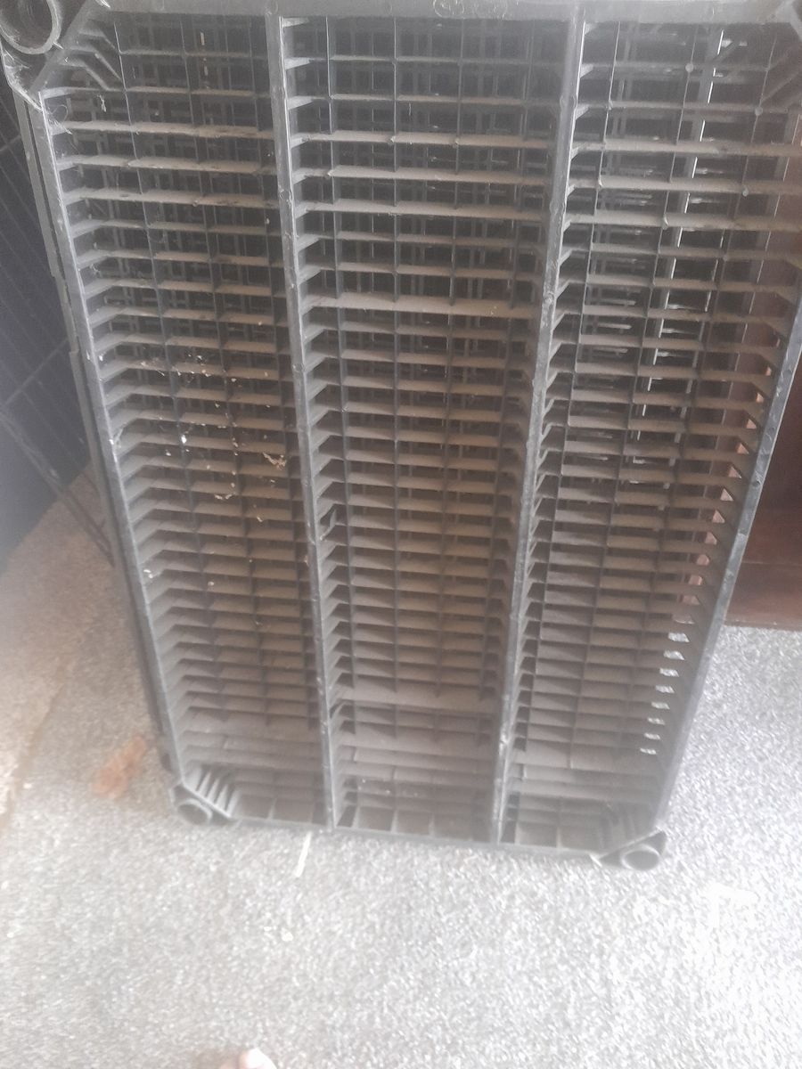 2 ' X 4' plastic heavy shelves