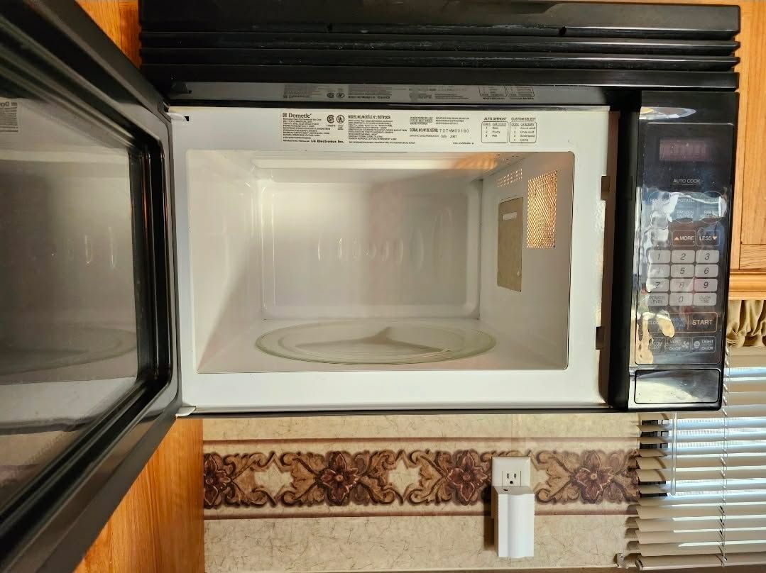 Main image 6