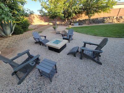 Sturdy Folding Resin Adirondack Chairs Patio Set