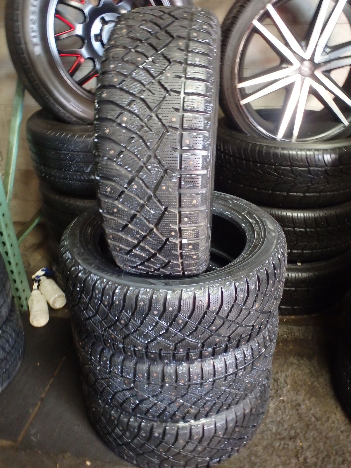 225/55R17 ARTIC CLAW WINTER WXI SET OF USED WINTER TIRES