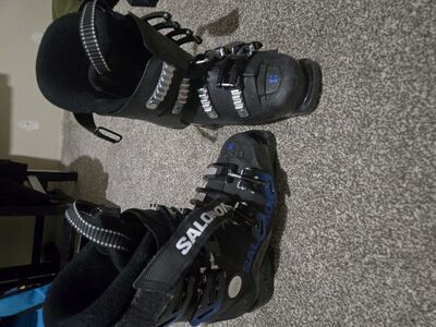 Youth ski boots size 22-22.5