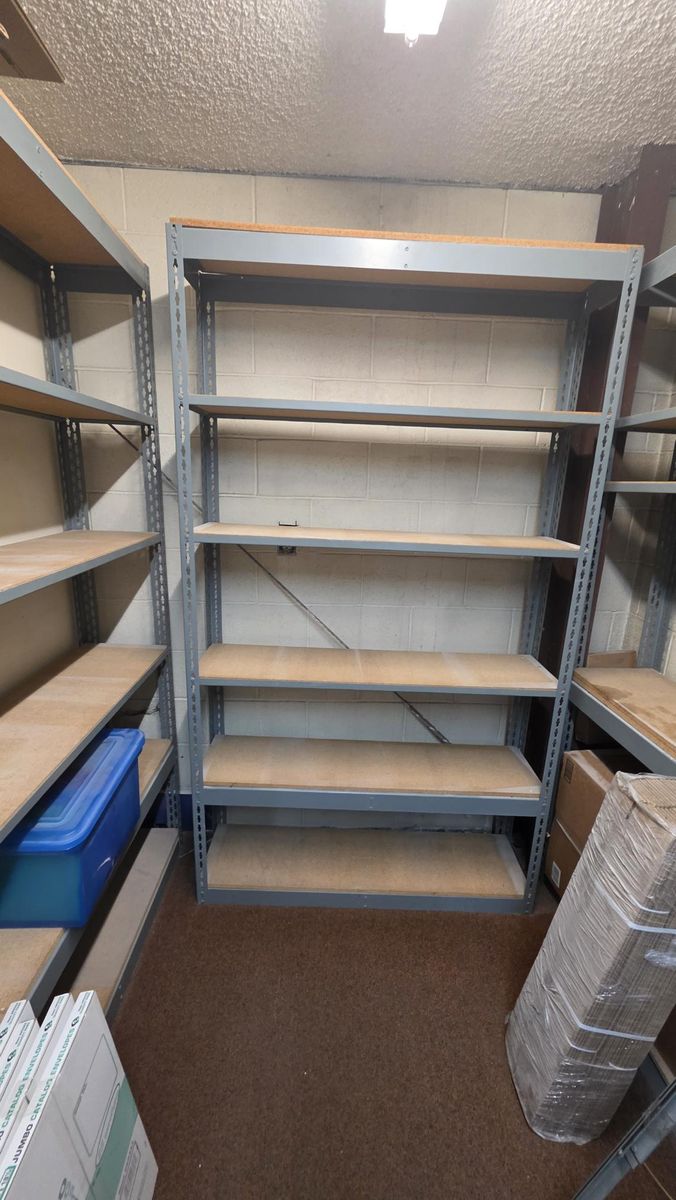 Shelving / Shelfs