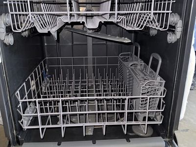 FREE Whirlpool White Built-in Dishwasher with Concealed Top Control Panel - Excellent Working Condition FREE
