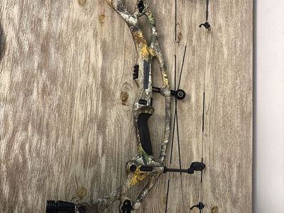 Brand New Hoyt RX8