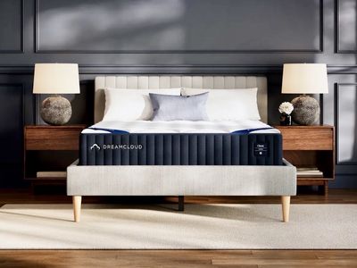 Like New - DreamCloud King Mattress