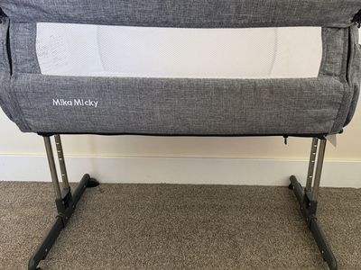 Mika Micky Bedside Sleeper Bassinet