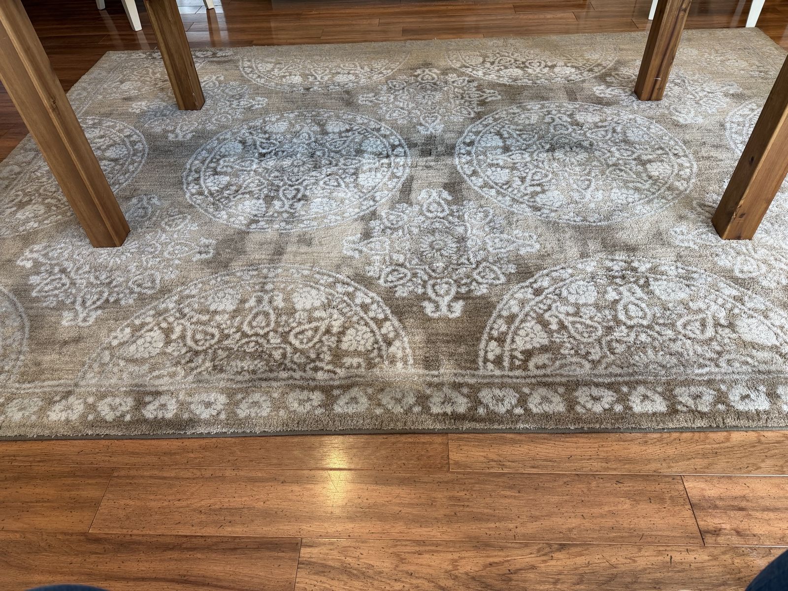 Large Area Rug with Ornate Medallion Pattern - Beige/Brown Tones.. 78inch by 115 inch