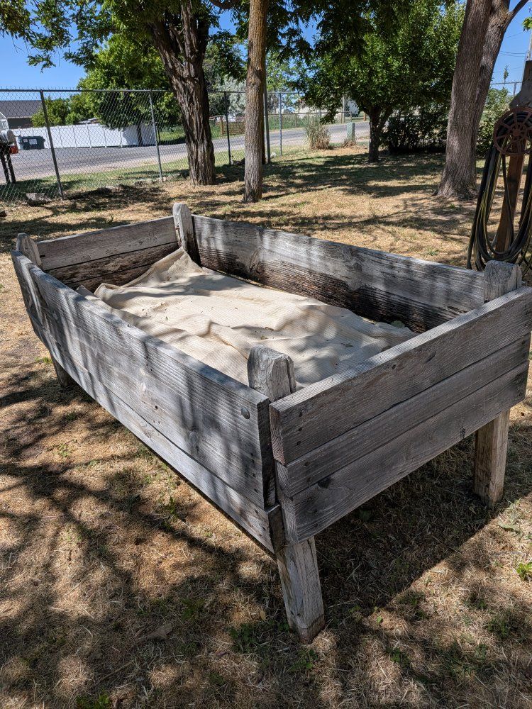 6'x3' Wooden Planting Box