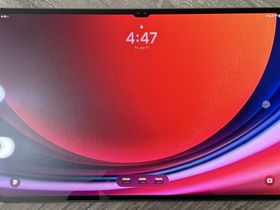 Samsung Galaxy Tab S9 Ultra 14.6” Space Gray 256 GB with S Pen and Official Samsung Keyboard Cover and charger (no cable) incl.