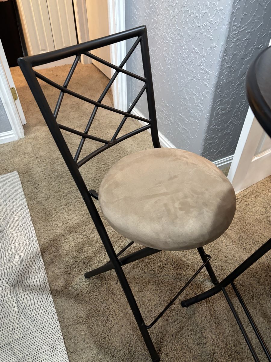 Bar stools and Bar Table