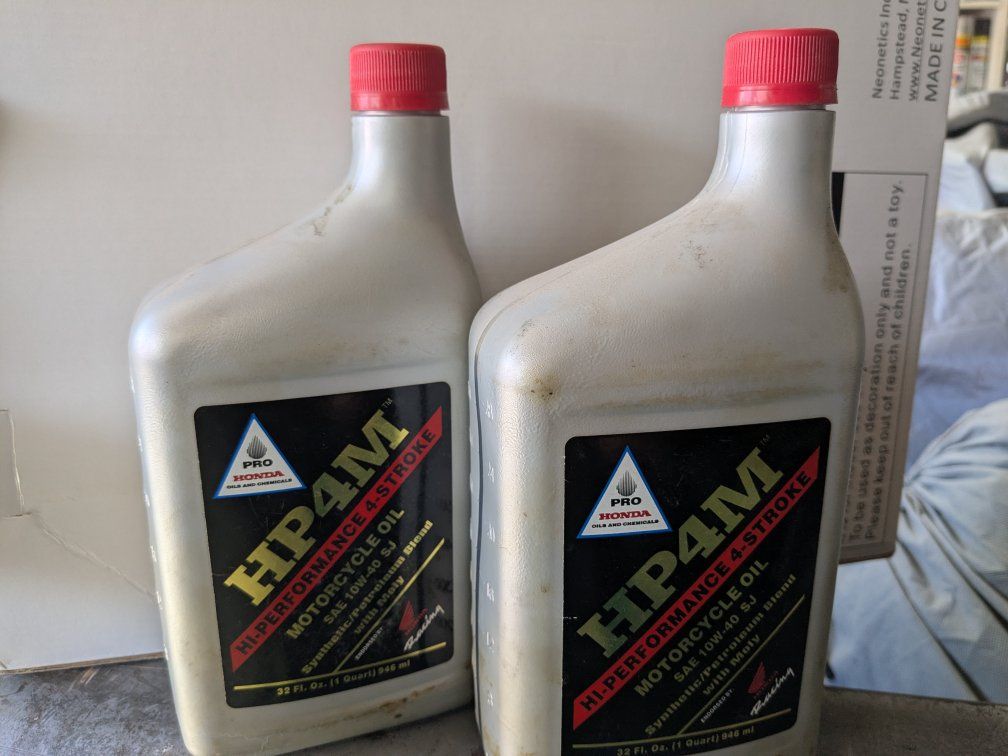 Honda motorcycle oil 10W40 synthetic racing moly