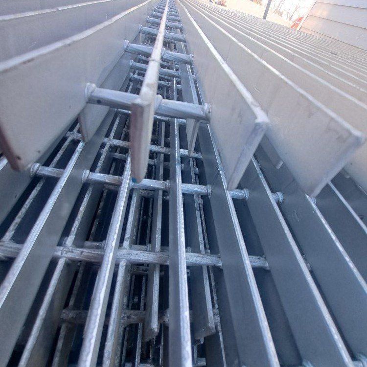 3 pieces.    bar grate.   29 in wide.