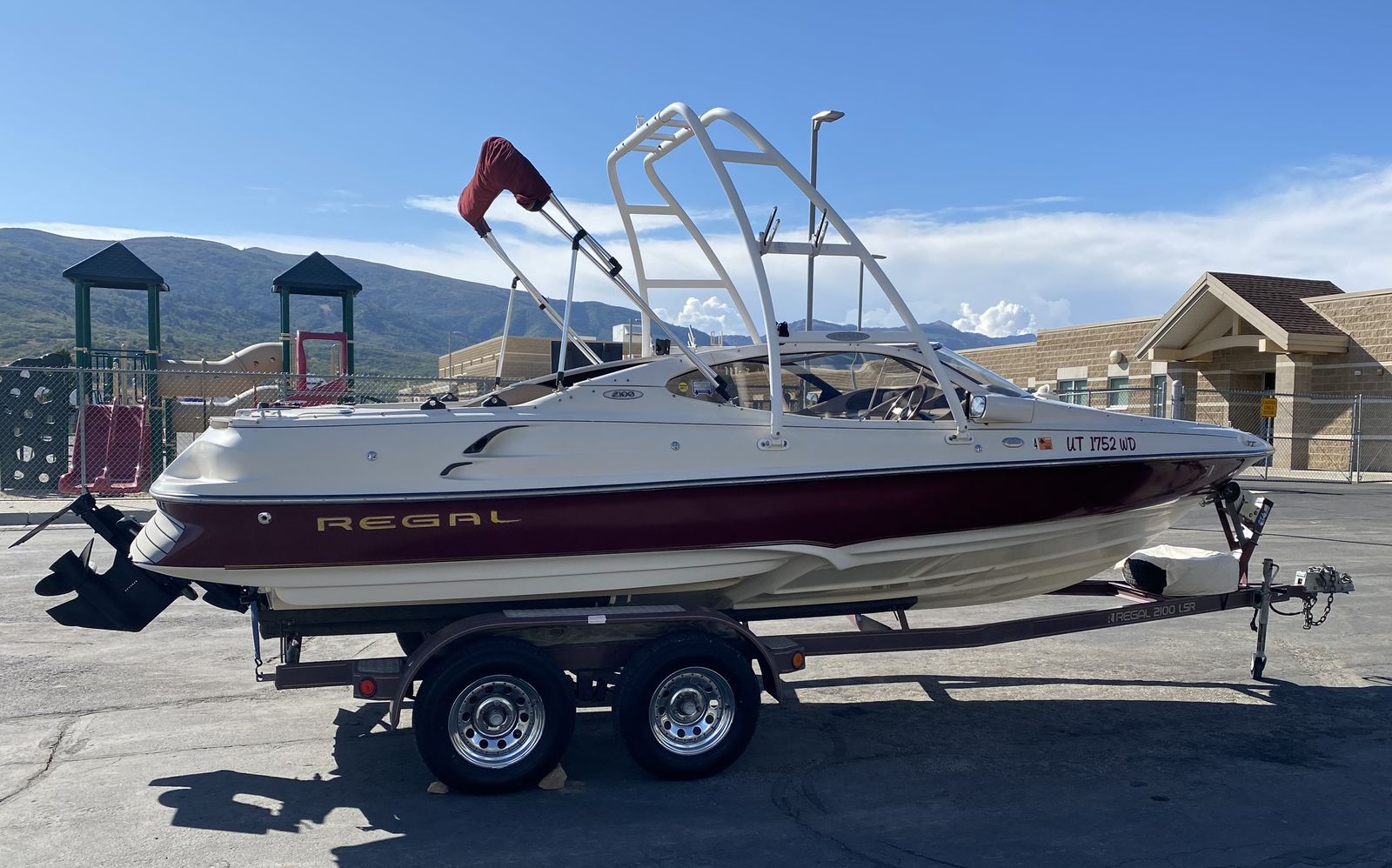 1998, 21’ Regal 2100 LSR open bow ski/wakeboarding/fishing boat.