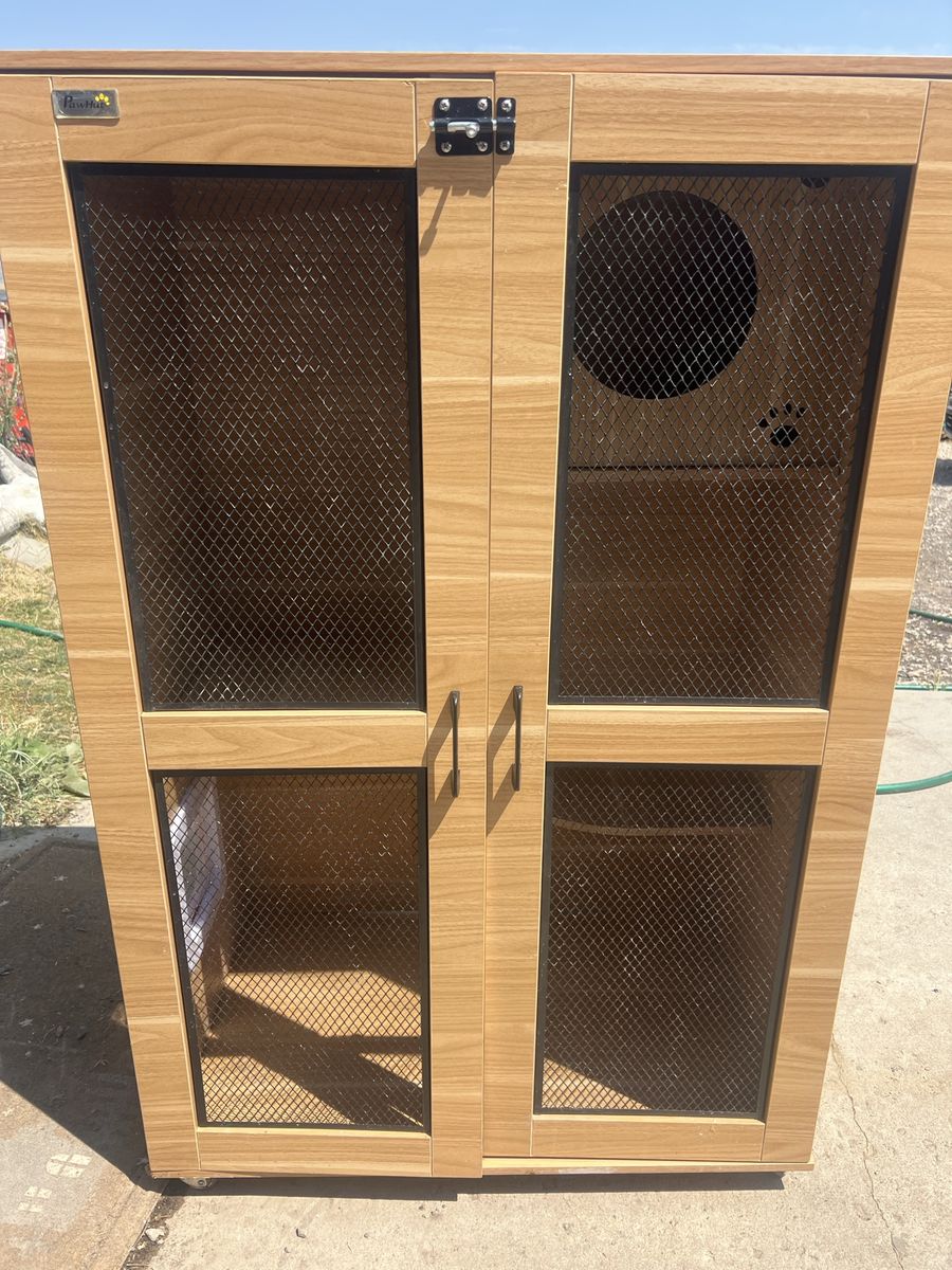 Paw Hut Catio