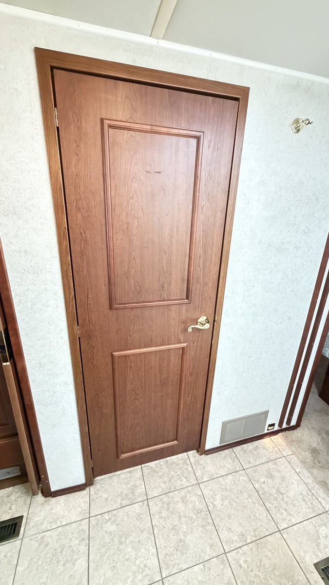 Main image 27