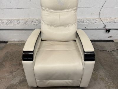 COSTCO CANMORE LEATHER POWER RECLINER CHAIR W/ POWER HEADREST, CREAM!!