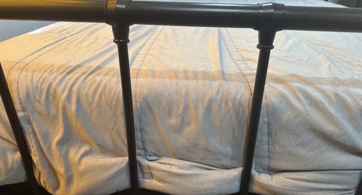 Queen Size Bedframe