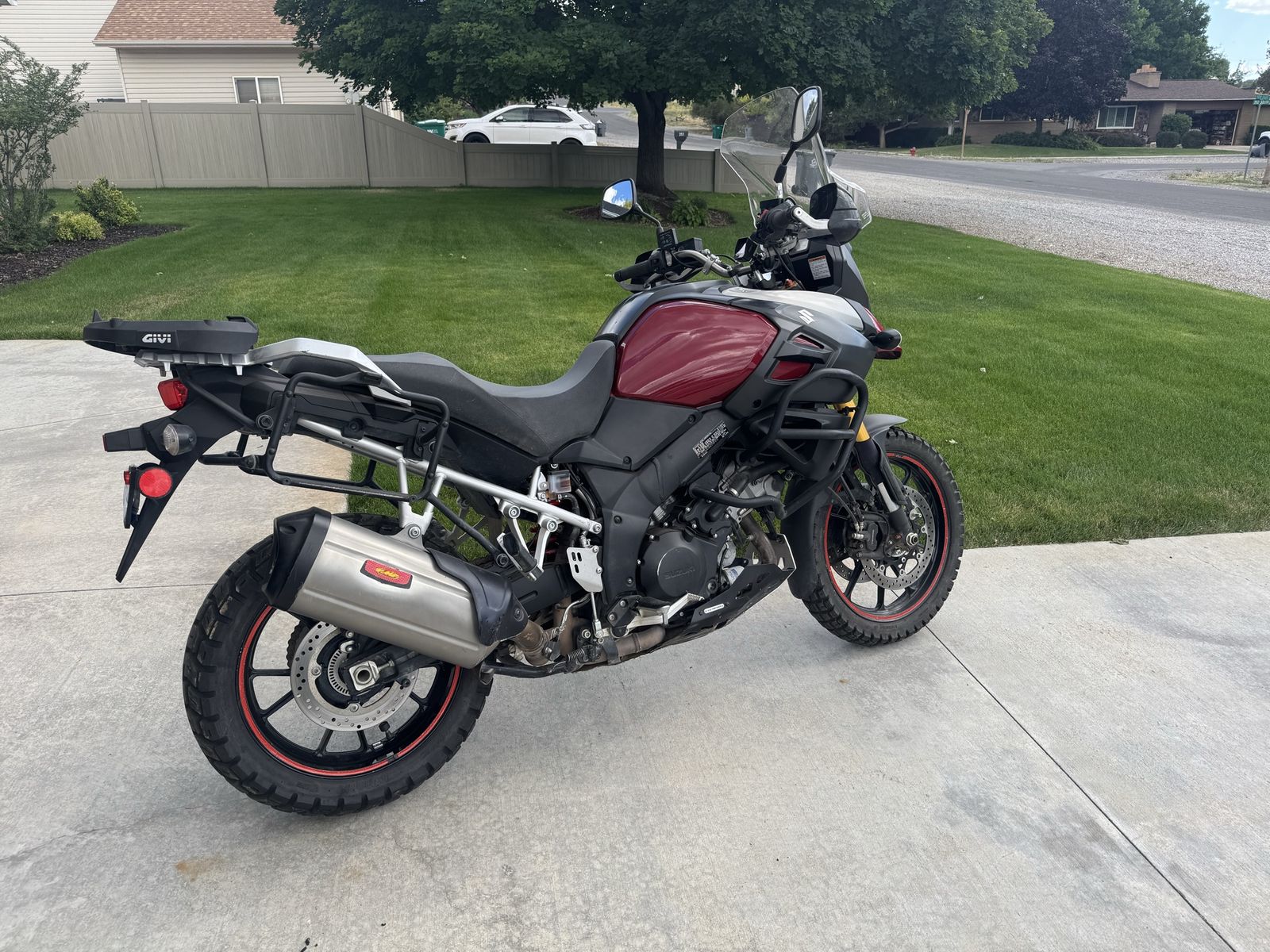2014 Suzuki V-Strom 1000 Motorcycle - Red/Black