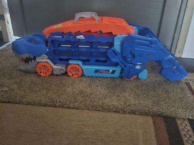 Hot Wheels City T-Rex Transporter Hauler Car Storage Track Playset