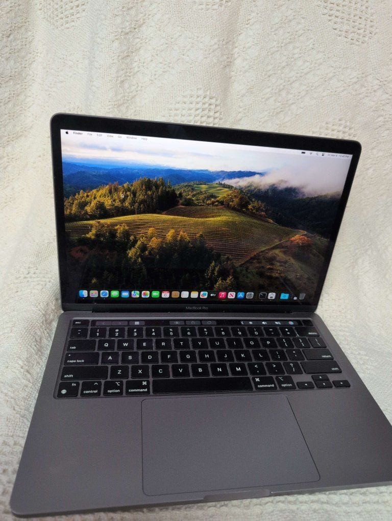 2020 MacBook Pro 13 M1 16gb RAM / 500GB SSD