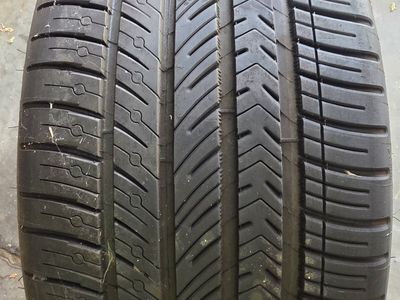 One Michelin All Season Sport 4 275/35R20