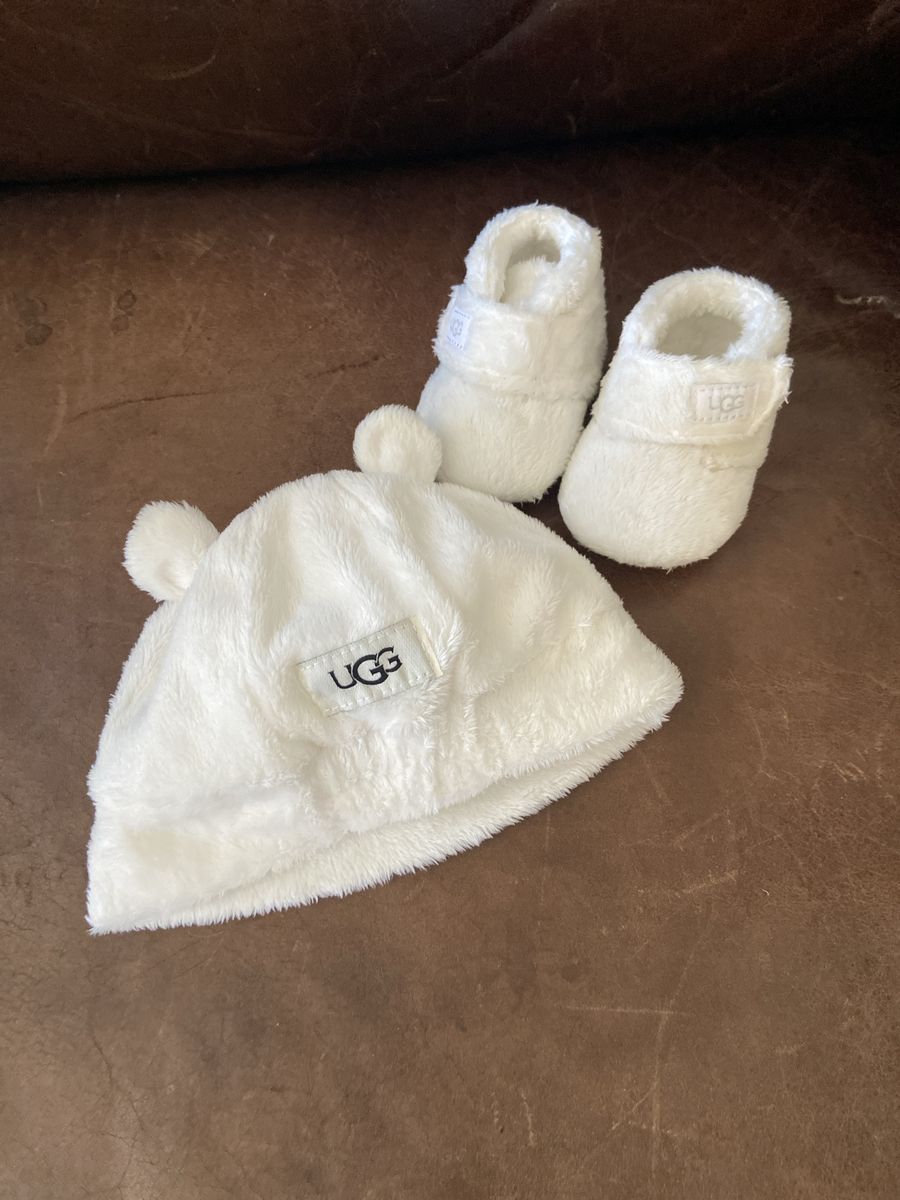 UGG Infant Fleece Hat & Booties Set - White, Adorable Bear Ears, Soft & Cozy