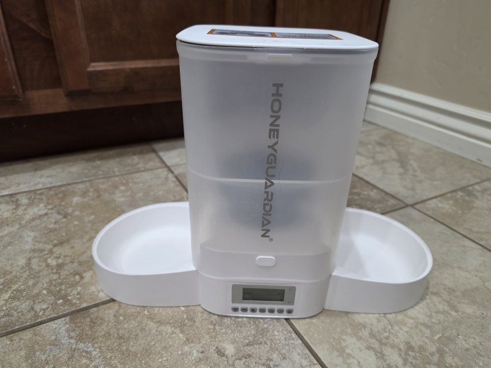 Set of 2 HoneyGuaridan Automatic Pet Feeders