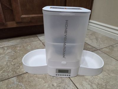 Set of 2 HoneyGuaridan Automatic Pet Feeders