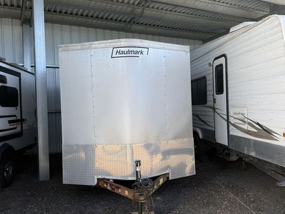 hallmark 14' enclosed V