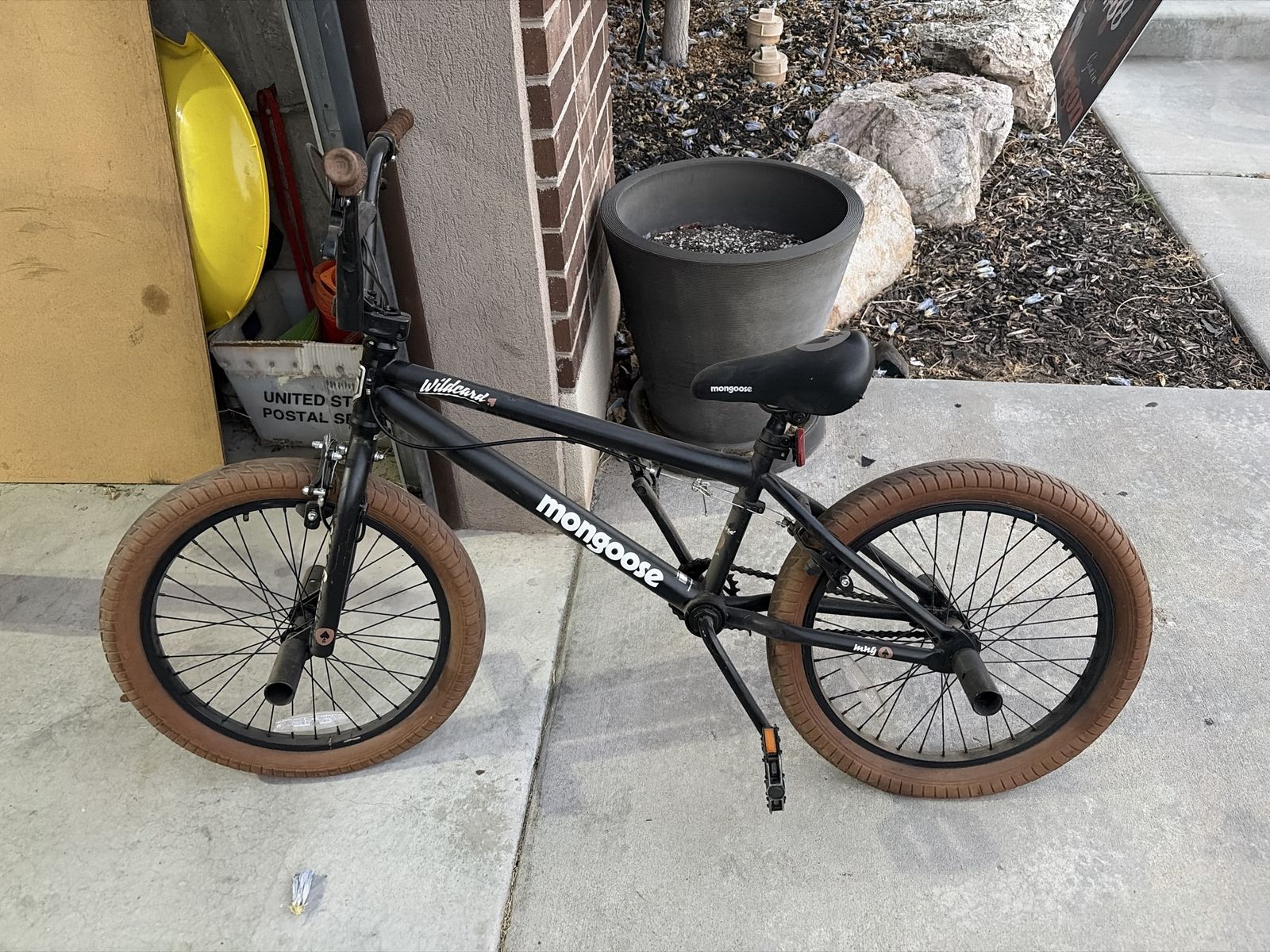 Mongoose Wildcard BMX Bike - Black with Tan Tires