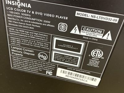 Insignia 32" LCD TV DVD Combo NS-LTDVD32-09 with Remote Control