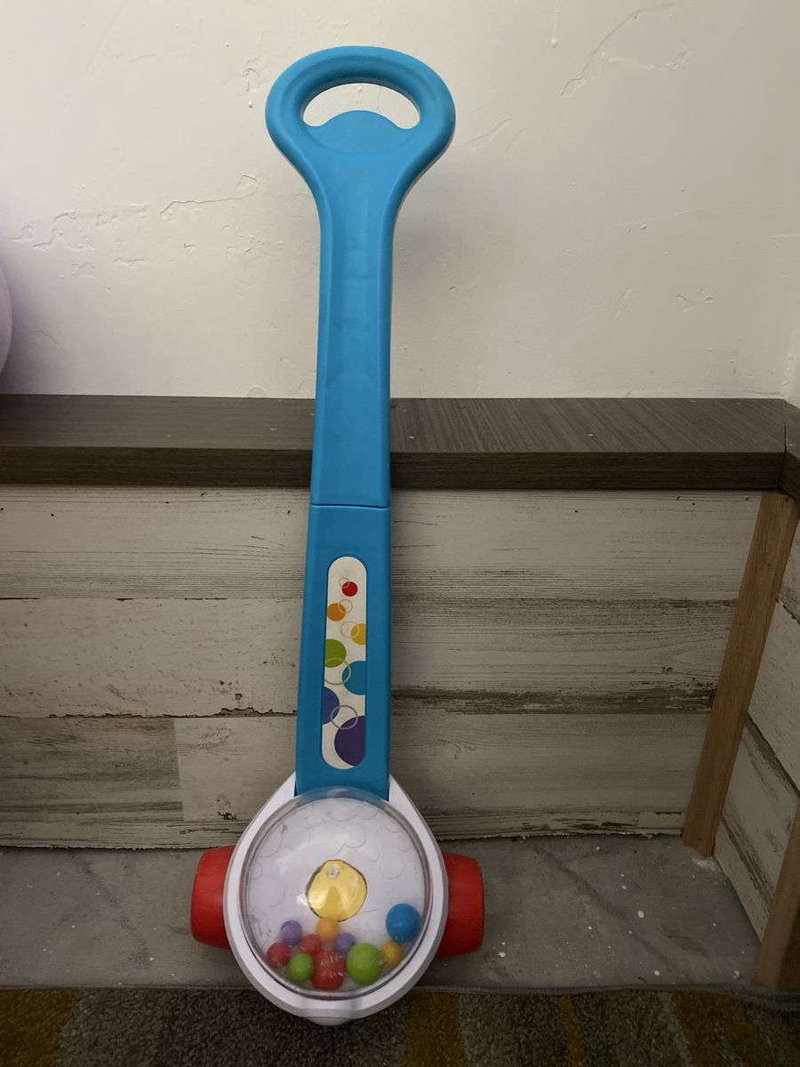 Fisher-Price Corn Popper Push Toy - Classic Baby Walker with Popping Balls