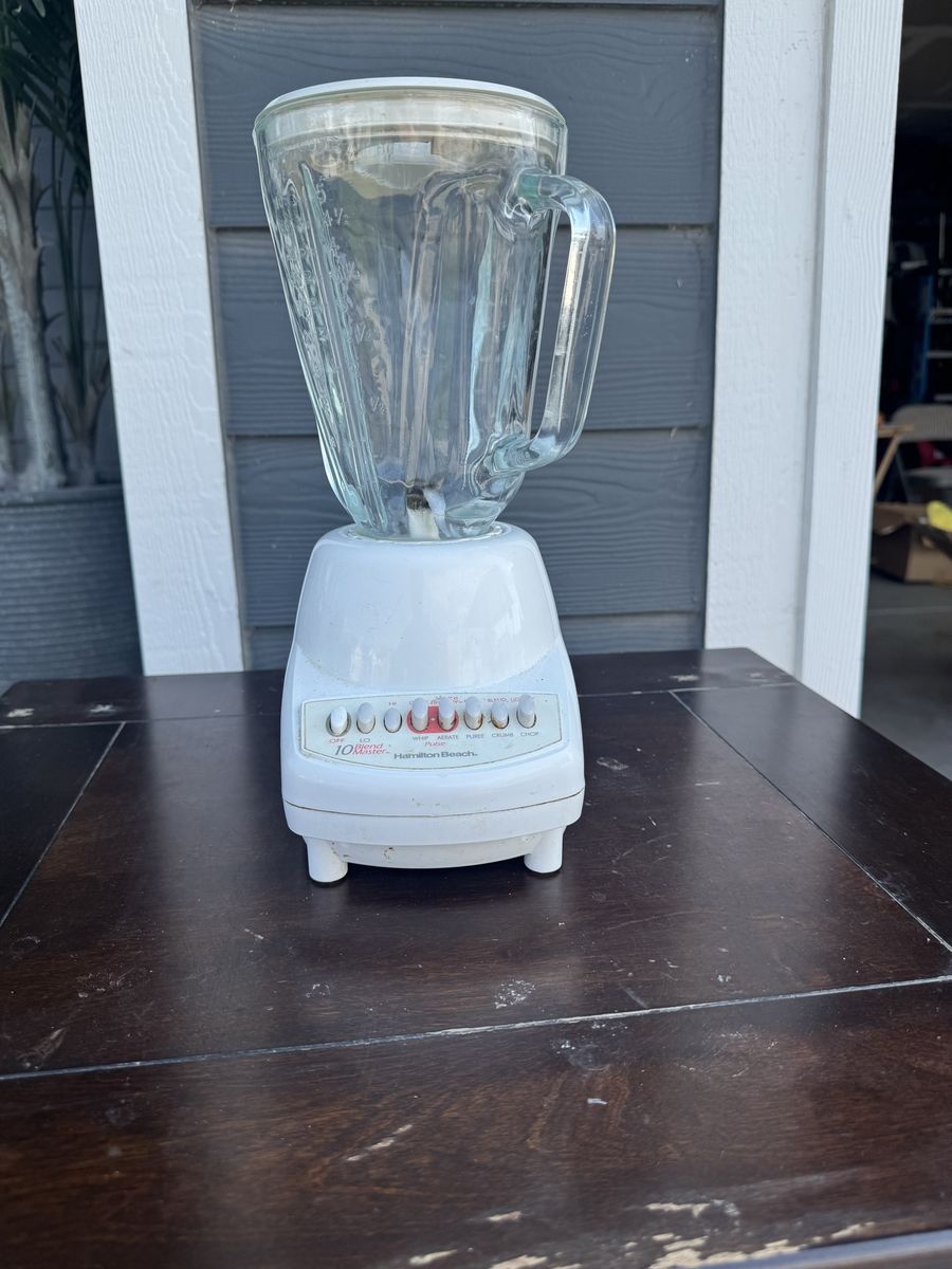Hamilton Beach BlendMaster 10-Speed Countertop Blender with Glass Pitcher