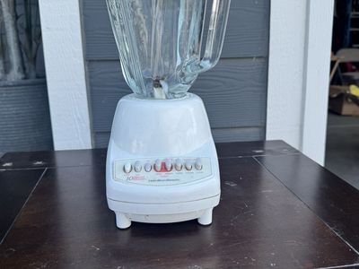 Hamilton Beach BlendMaster 10-Speed Countertop Blender with Glass Pitcher