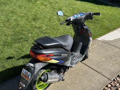 Derbi Atlantis 50cc Scooter - Black/Yellow - Runs Great, Minor Scuffs