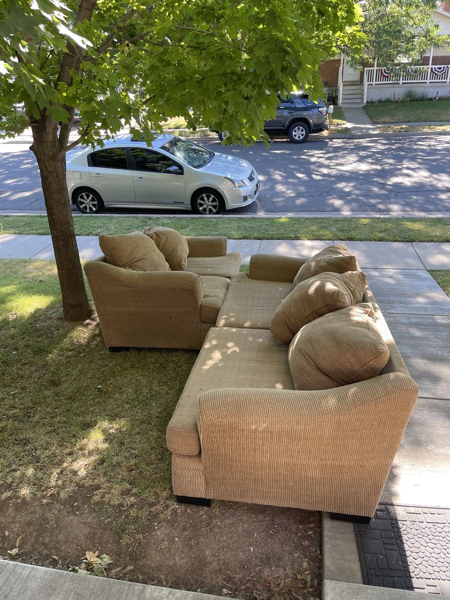 FREE COUCHES – YOU HAUL!