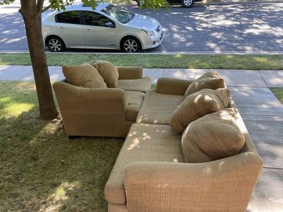 FREE COUCHES – YOU HAUL!