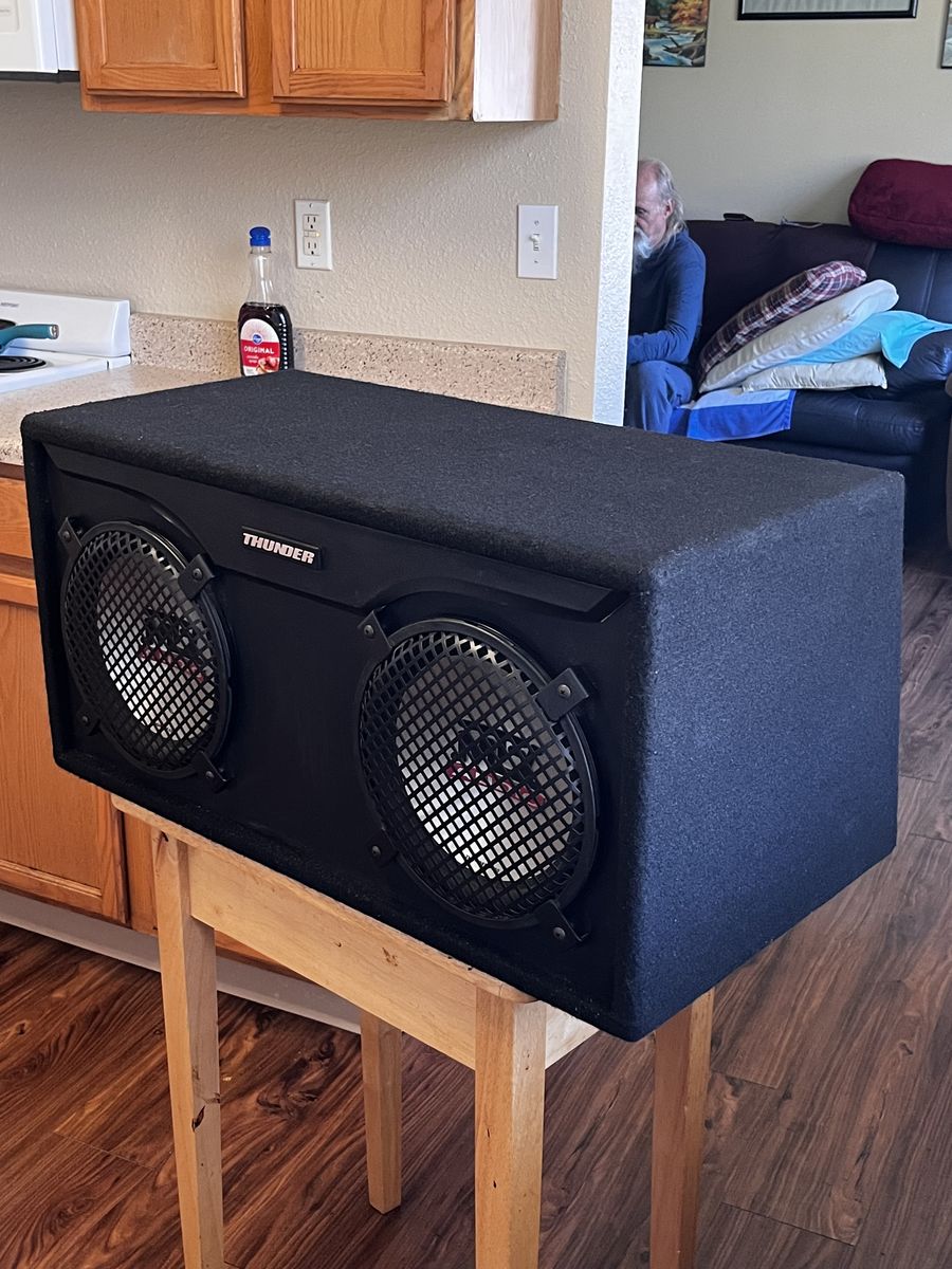 Thunder Speaker Box Renegade Amp