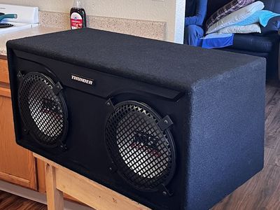 Thunder Speaker Box Renegade Amp