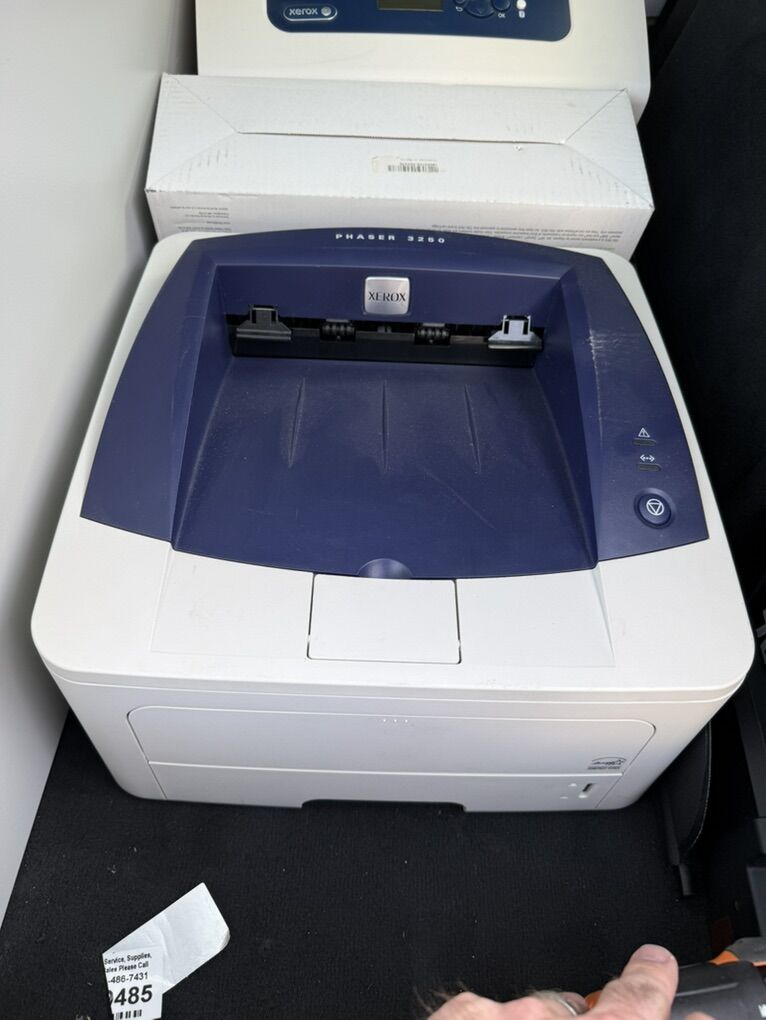 B/W Laser Printer With Extra Toner Cartrages