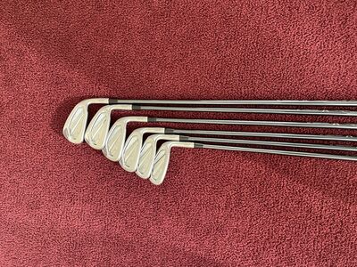 A Set of 6-Mizuno Hot Metal 6-GW